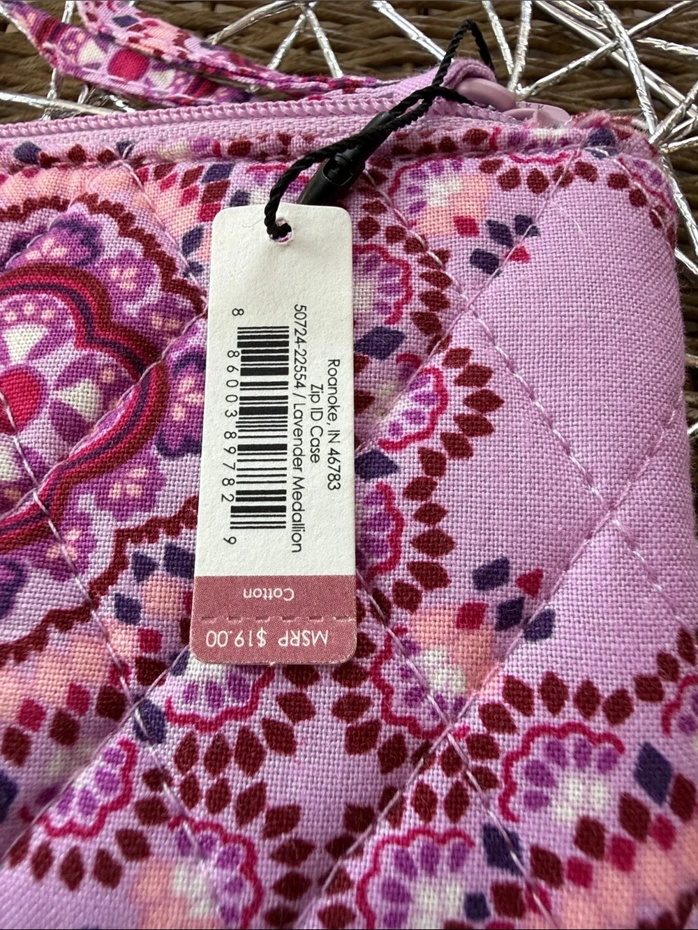 NWT Vera Bradley Outlet Zip ID Case in the Lavender Medallion pattern - cotton - Picture 5 of 7